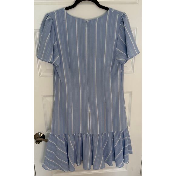 BCBG Paris Blue Stripe Ruffle Hem Shift Dress Medium V-Neck Short Sleeve - Picture 2 of 8